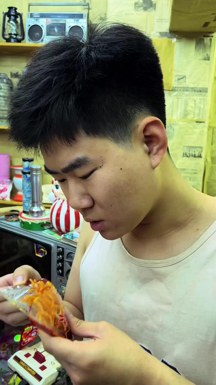 二溜子今天最新视频下载-(二溜子是什么意思?东北话)